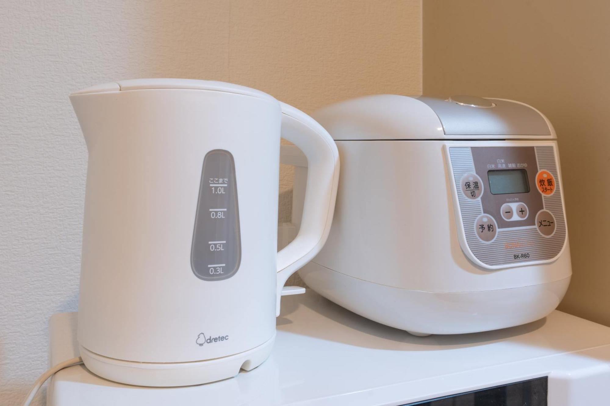 Apartemen コンフィデンスロン602 *